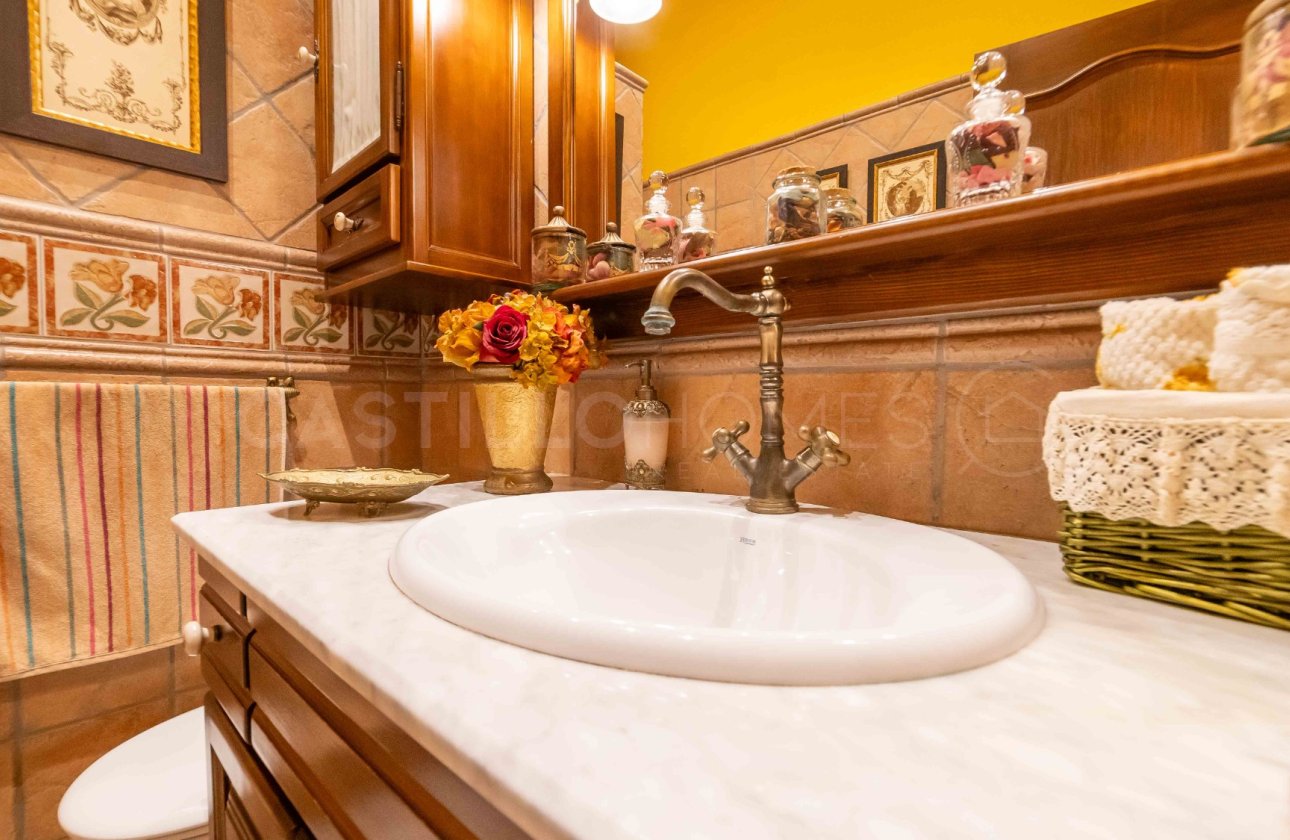 Resale - Villa - Bigastro