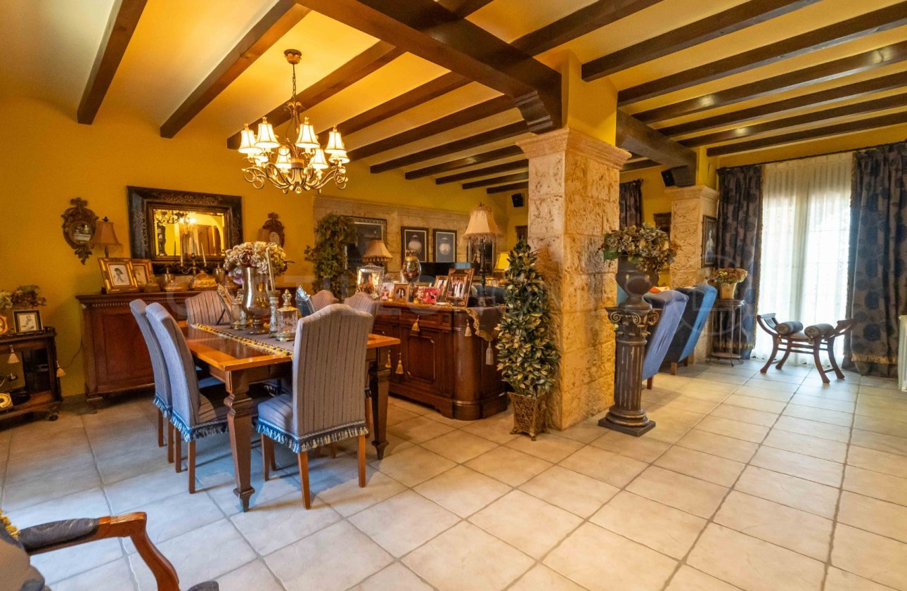 Resale - Villa - Bigastro