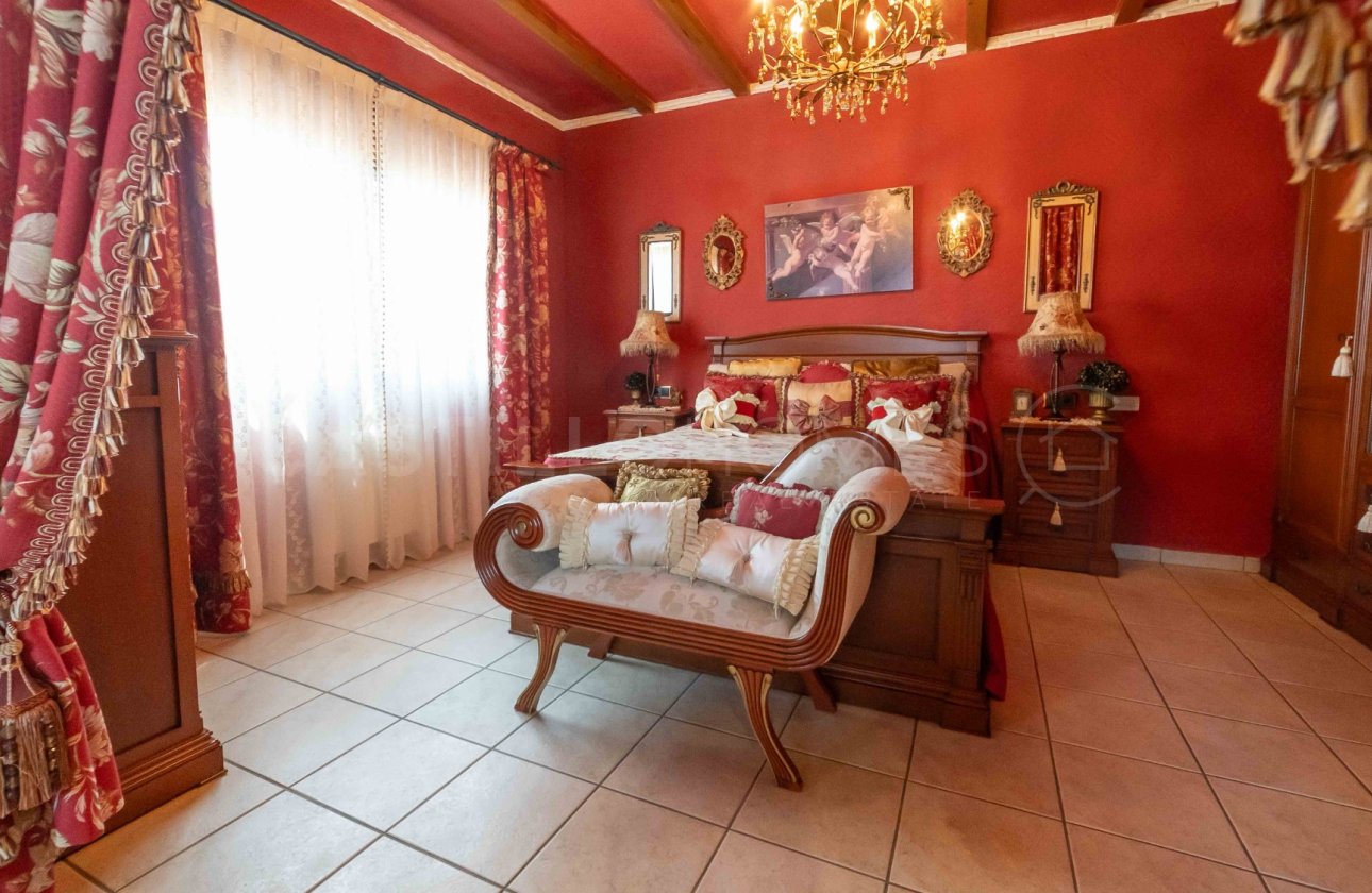 Resale - Villa - Bigastro