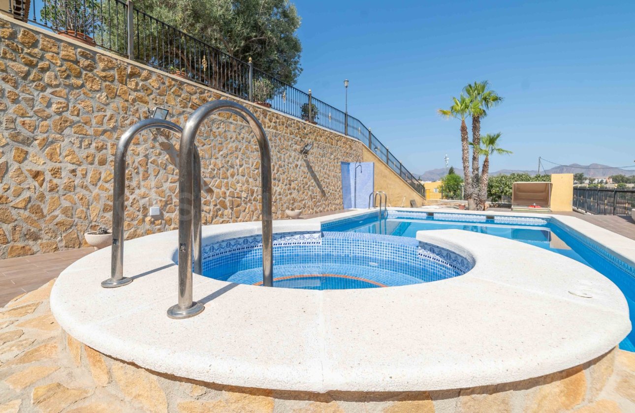 Resale - Villa - Bigastro