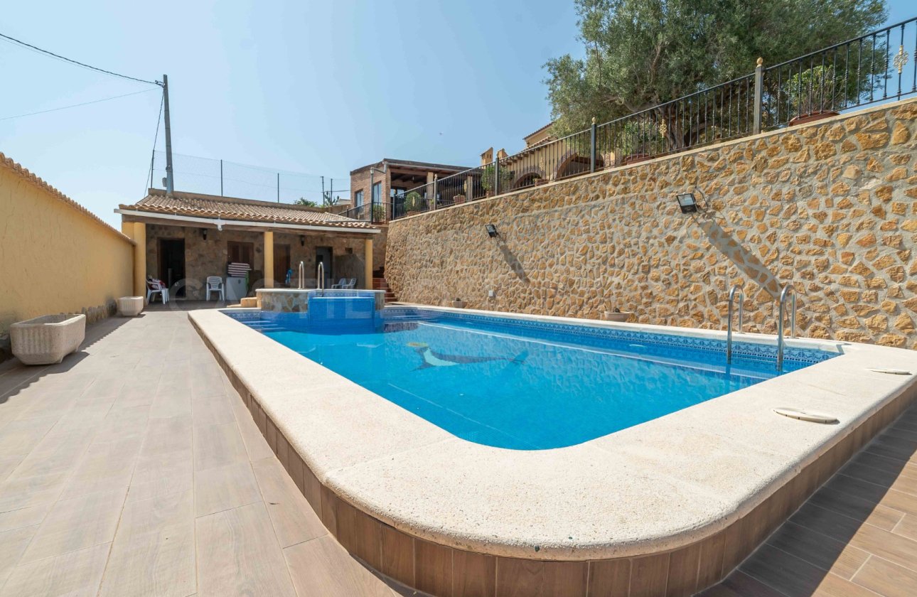 Resale - Villa - Bigastro