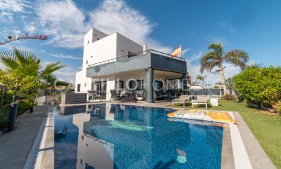 Revente - Villa - Torrevieja - Urb. Rosaleda