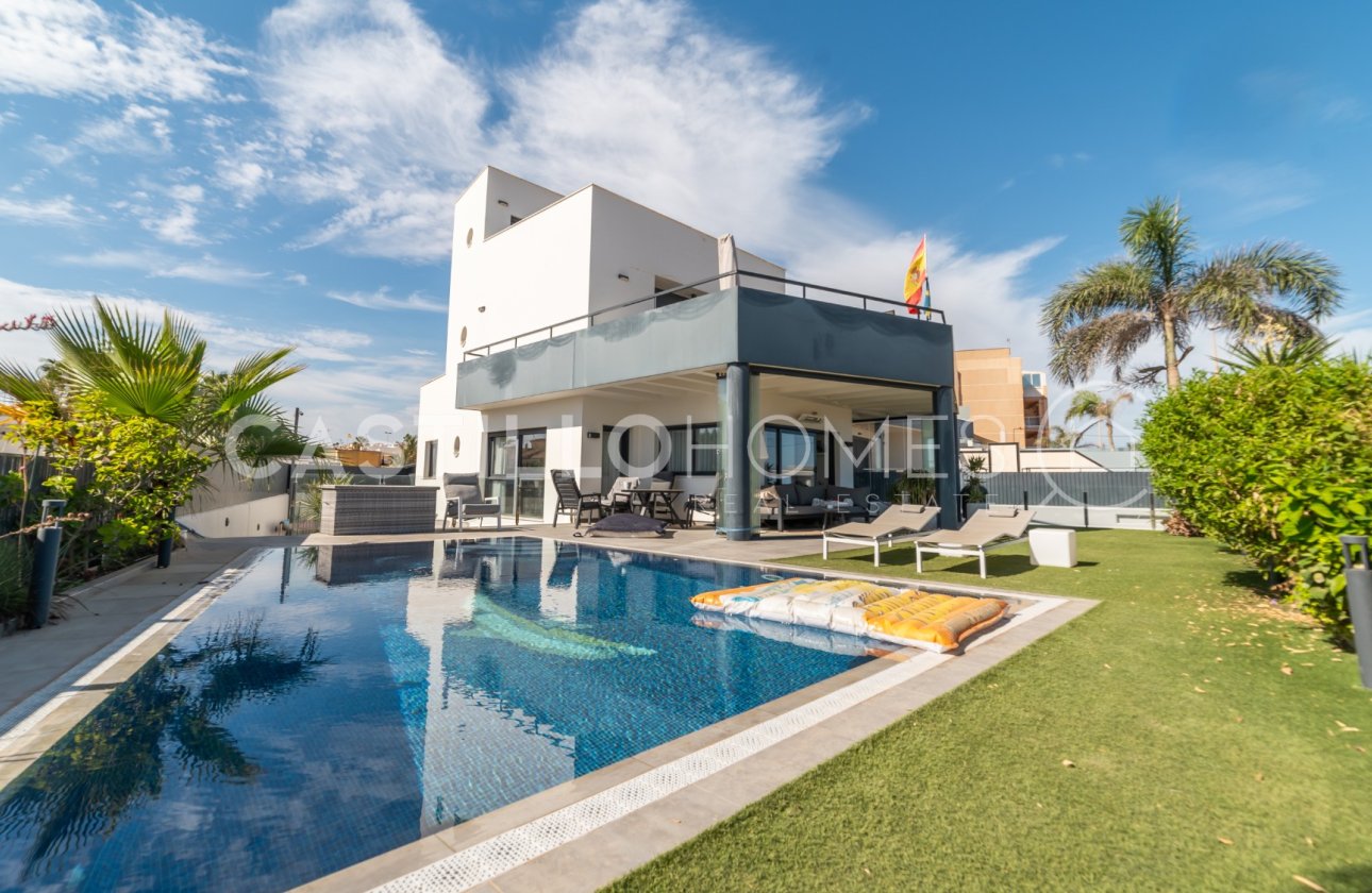Revente - Villa - Torrevieja - Urb. Rosaleda