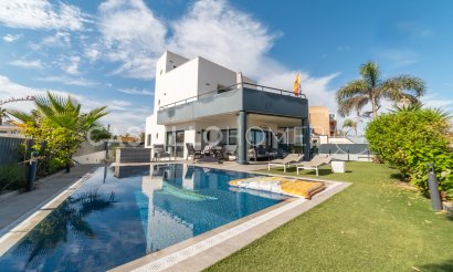 Revente - Villa - Torrevieja - Urb. Rosaleda