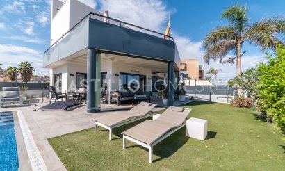 Revente - Villa - Torrevieja - Urb. Rosaleda