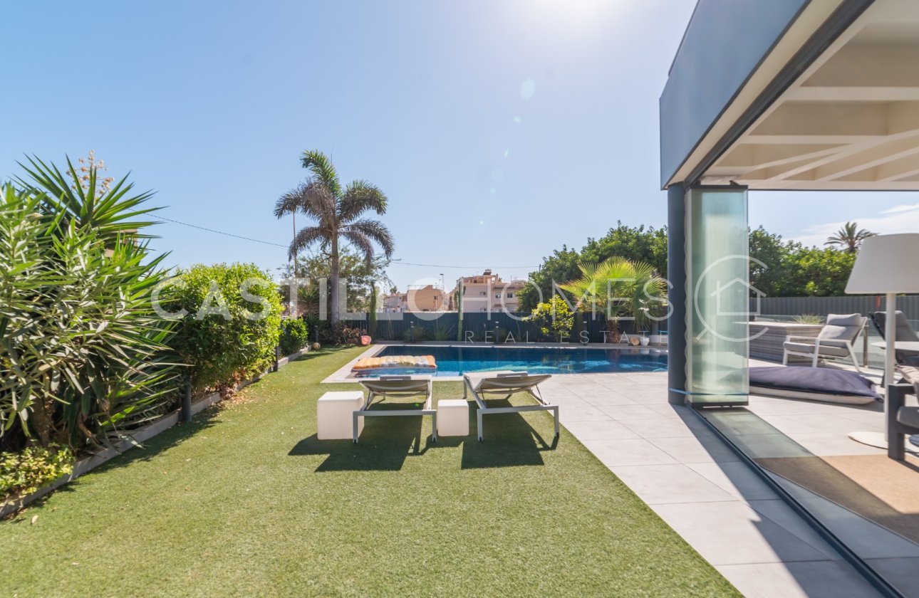 Revente - Villa - Torrevieja - Urb. Rosaleda