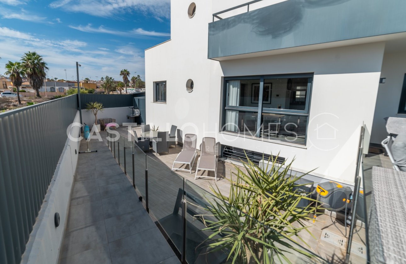 Revente - Villa - Torrevieja - Urb. Rosaleda