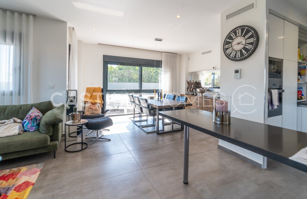 Revente - Villa - Torrevieja - Urb. Rosaleda