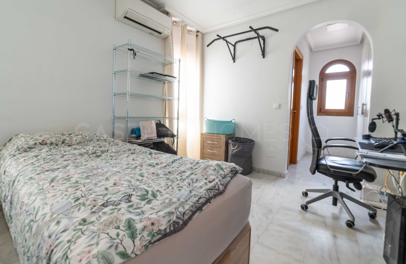 Resale - Villa - San Miguel de Salinas