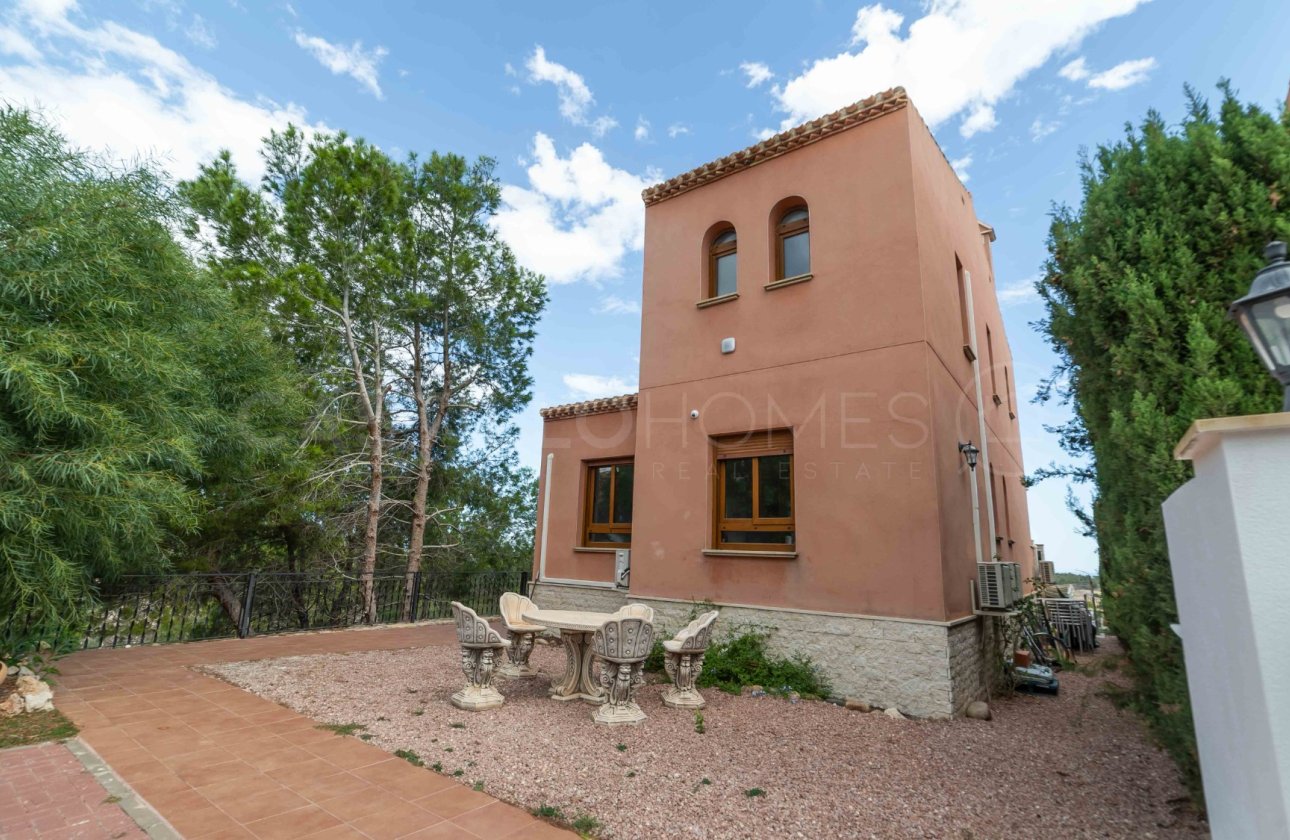 Resale - Villa - San Miguel de Salinas