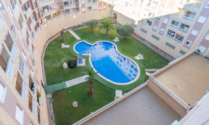 Resale - Apartment / flat - Torrevieja - Centro