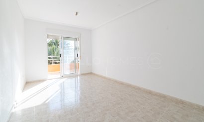Reventa - Apartamento / piso - San Miguel de Salinas - Pueblo