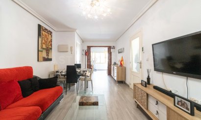 Resale - Apartment / flat - Torrevieja - El Acequión - Los Náufragos