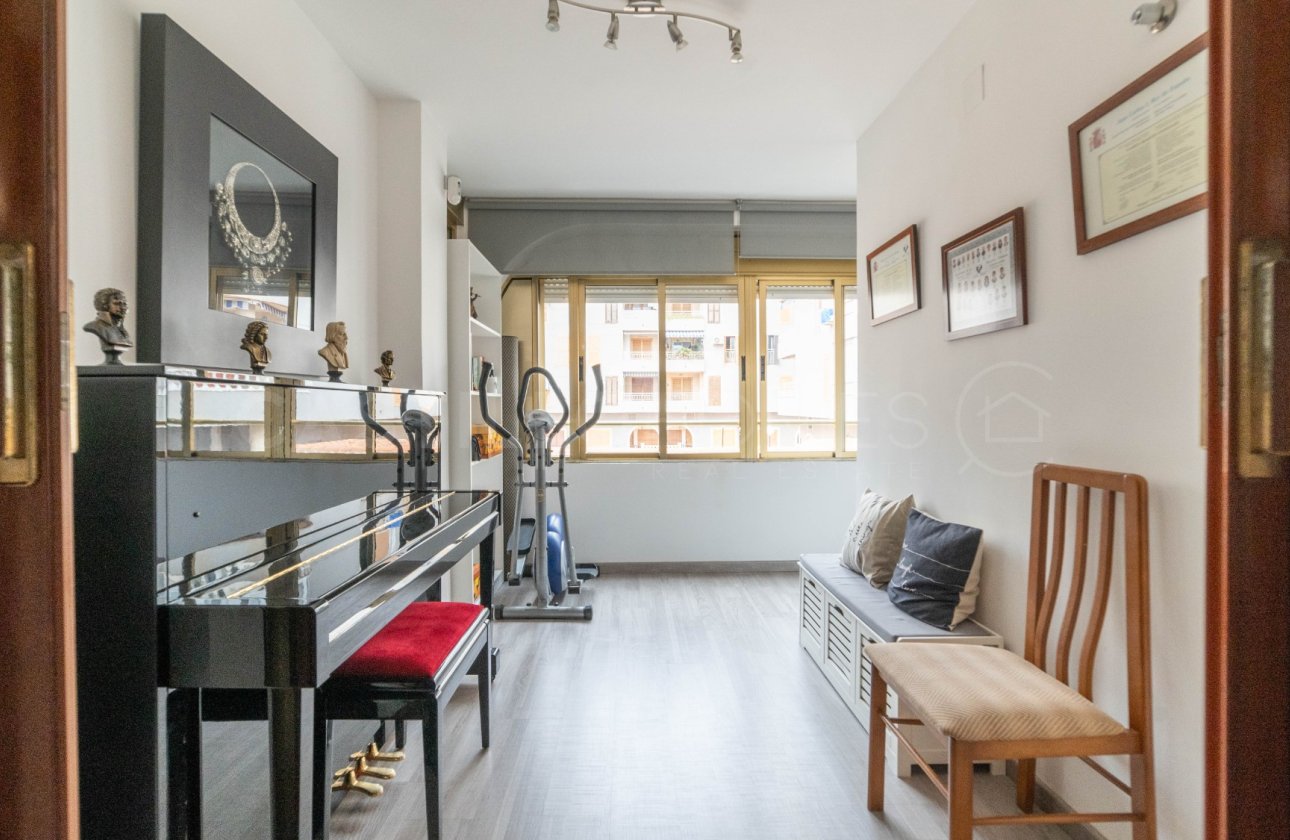 Resale - Apartment / flat - Torrevieja - El Acequión - Los Náufragos