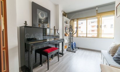 Resale - Apartment / flat - Torrevieja - El Acequión - Los Náufragos