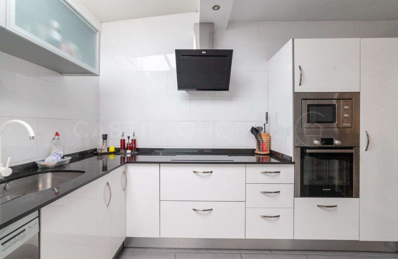Resale - Apartment / flat - Torrevieja - El Acequión - Los Náufragos