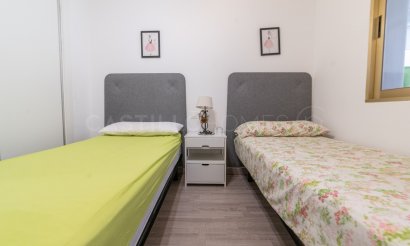 Resale - Apartment / flat - Torrevieja - El Acequión - Los Náufragos