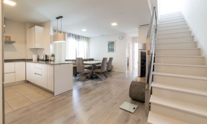 Resale - Apartment / flat - Orihuela Costa - Villamartín
