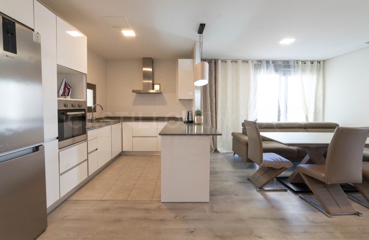 Resale - Apartment / flat - Orihuela Costa - Villamartín