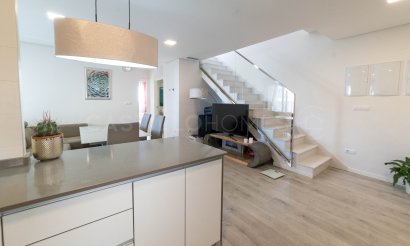 Resale - Apartment / flat - Orihuela Costa - Villamartín