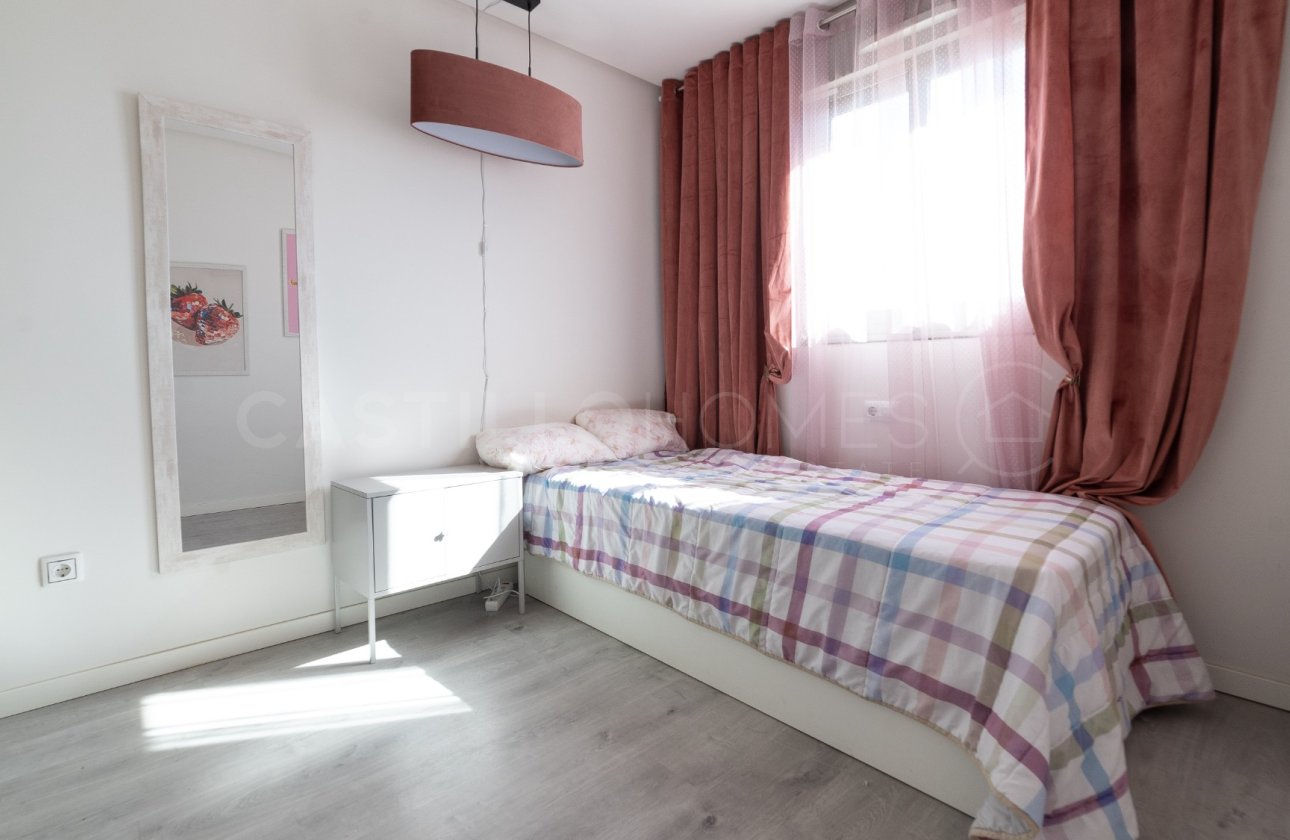 Resale - Apartment / flat - Orihuela Costa - Villamartín