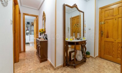 Resale - Apartment / flat - Torrevieja - Centro