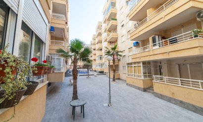 Resale - Apartment / flat - Torrevieja - Centro