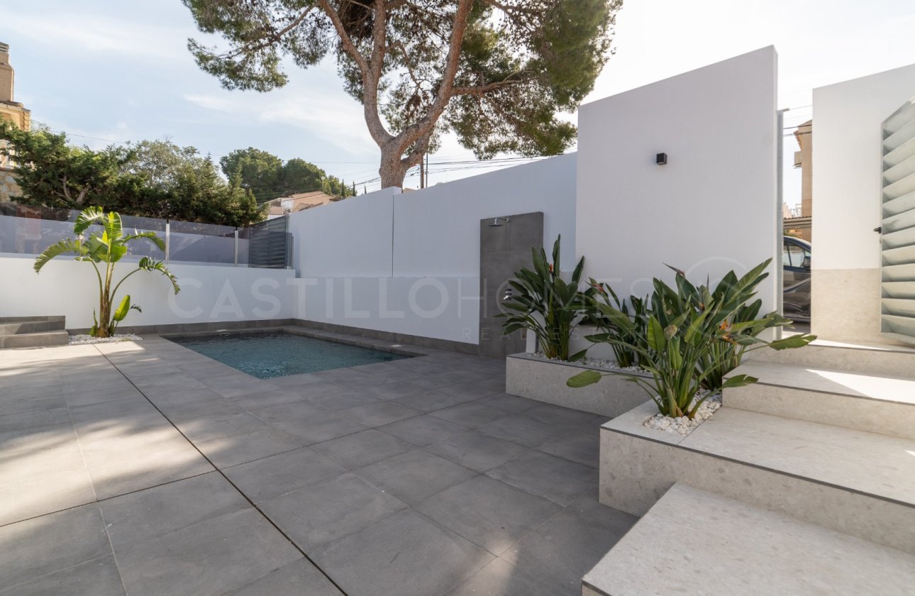Reventa - Villa - Torrevieja - Los Balcones