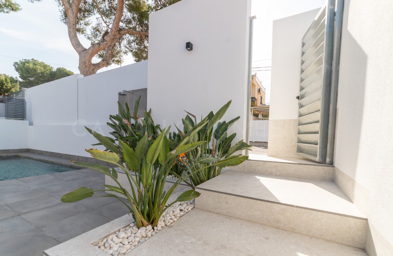 Reventa - Villa - Torrevieja - Los Balcones