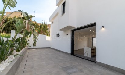 Reventa - Villa - Torrevieja - Los Balcones