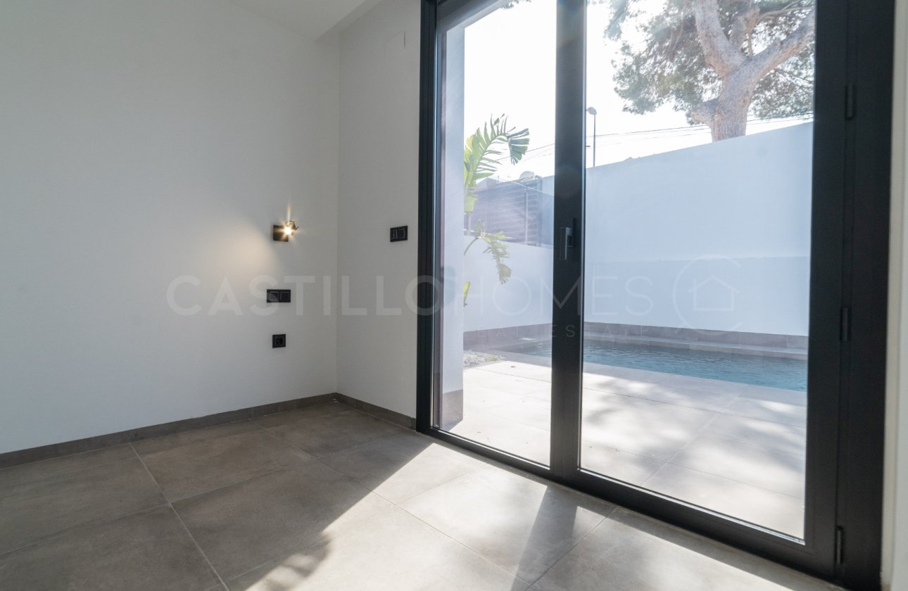 Reventa - Villa - Torrevieja - Los Balcones