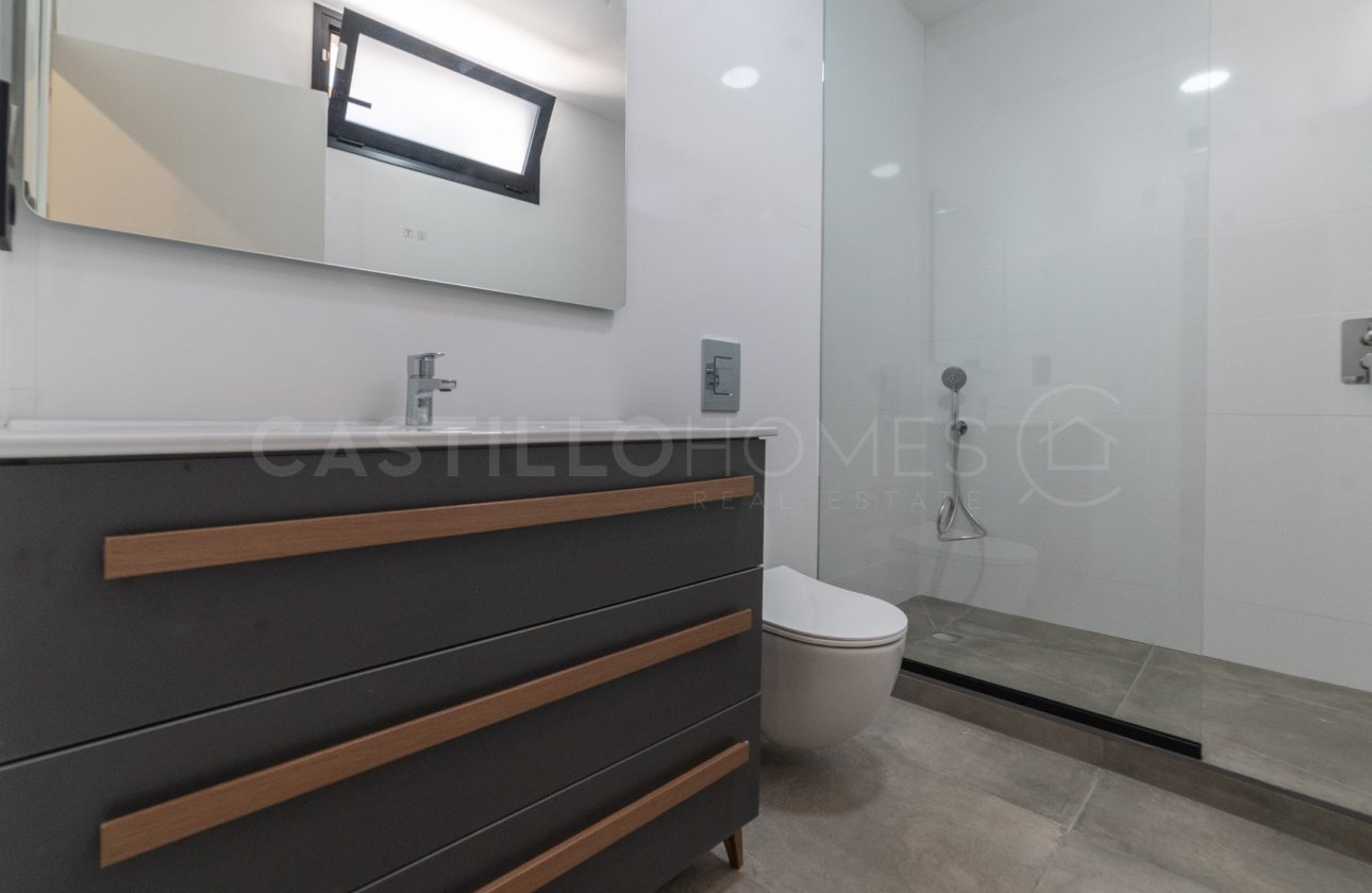 Reventa - Villa - Torrevieja - Los Balcones