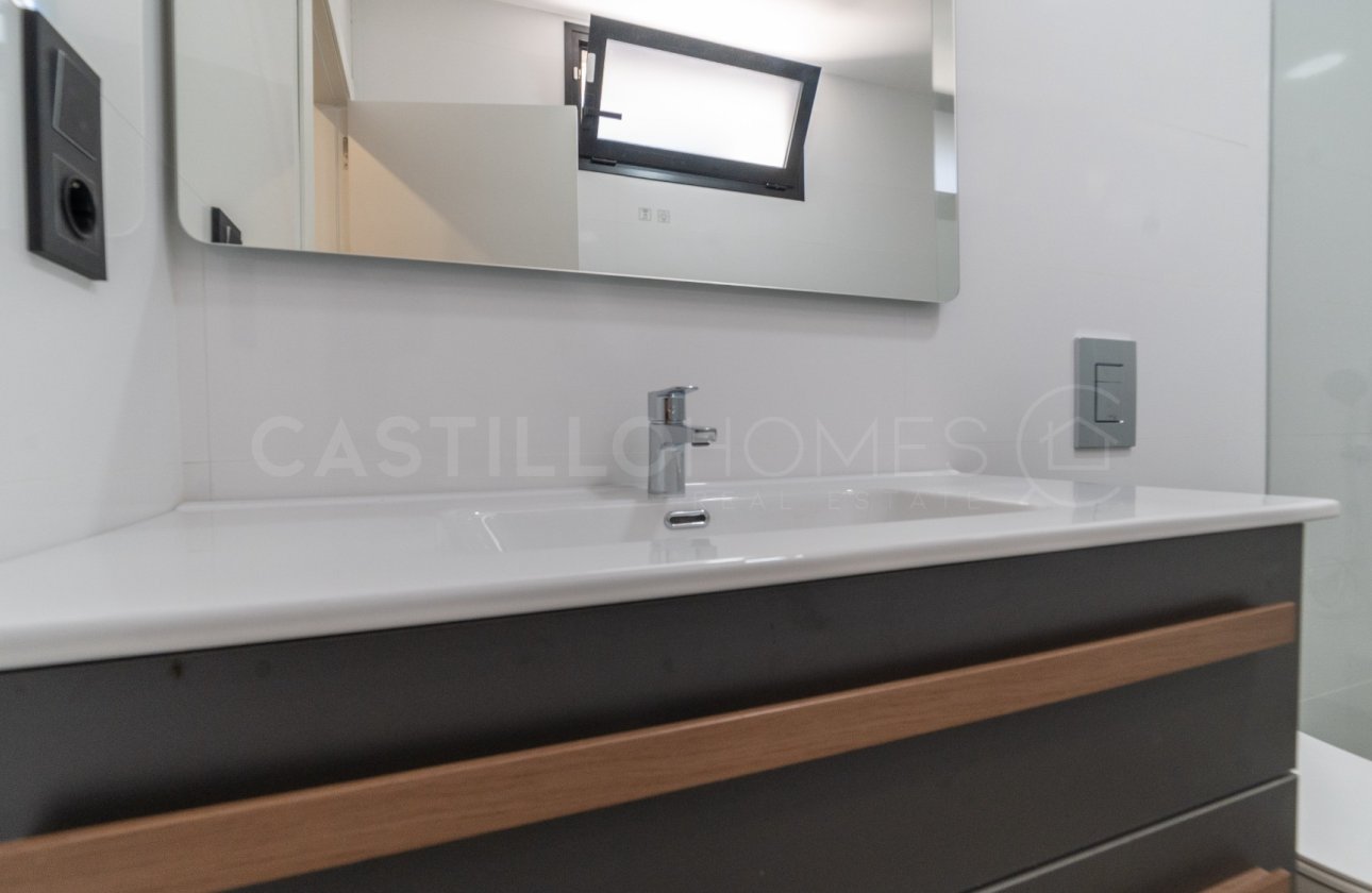 Reventa - Villa - Torrevieja - Los Balcones