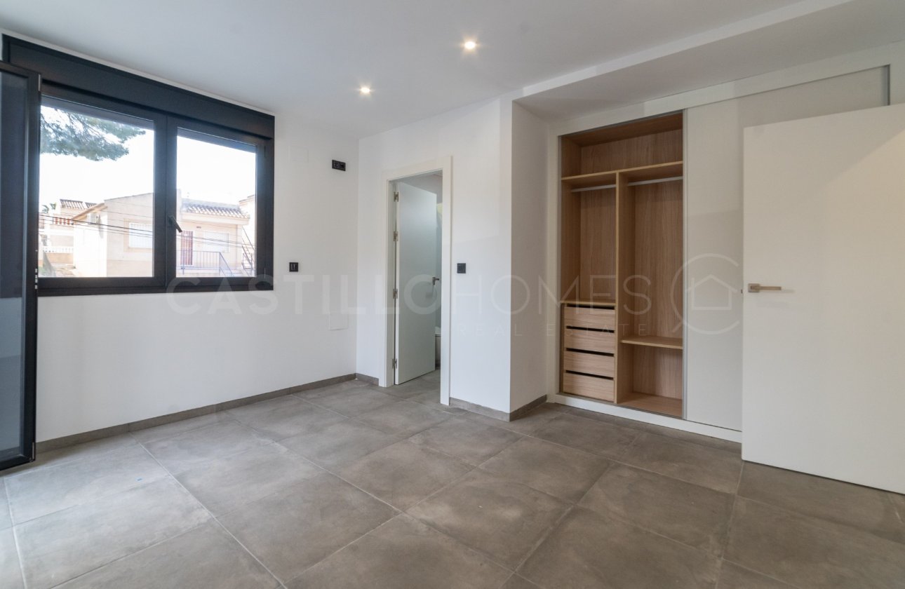 Reventa - Villa - Torrevieja - Los Balcones