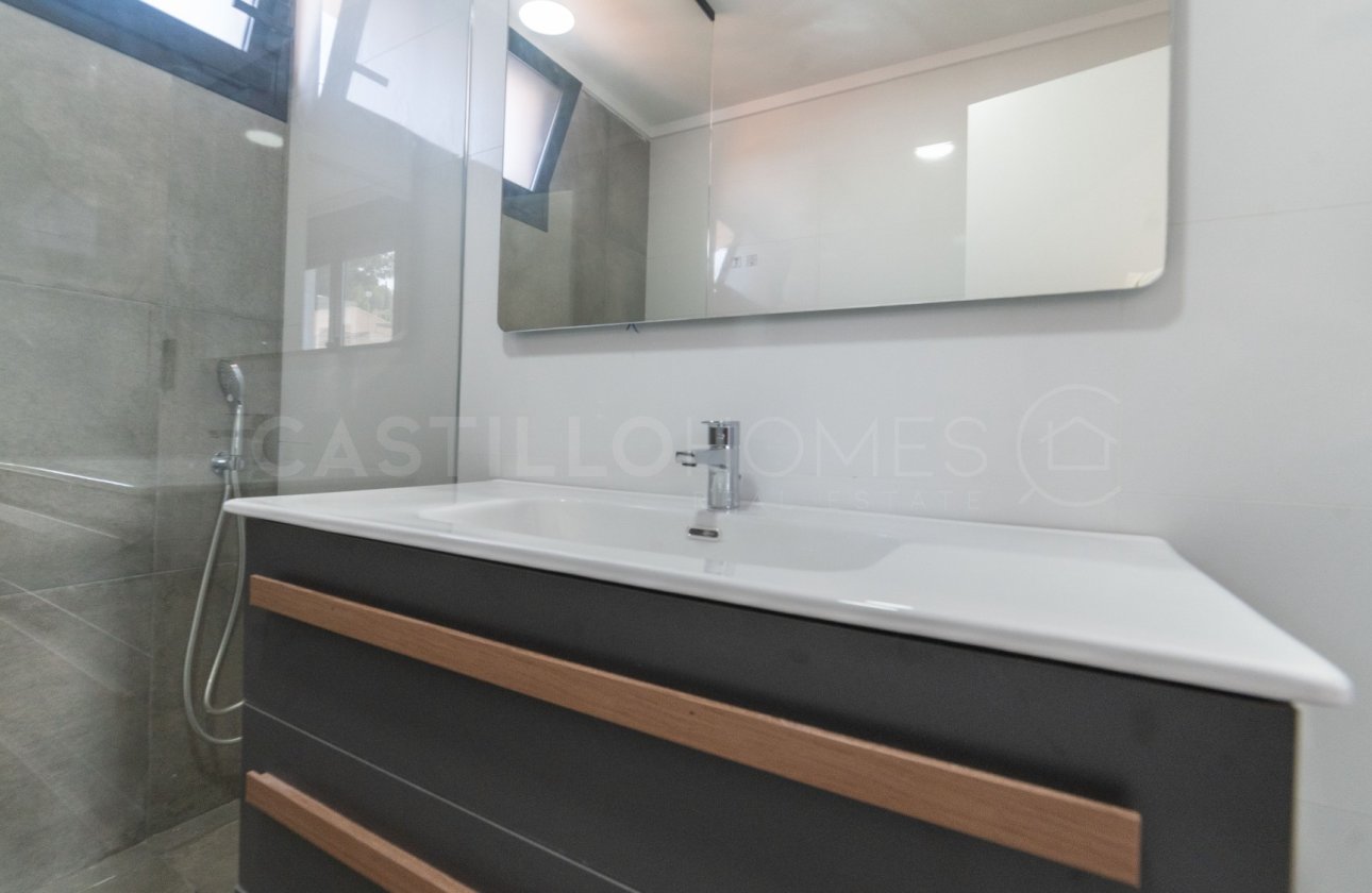 Reventa - Villa - Torrevieja - Los Balcones
