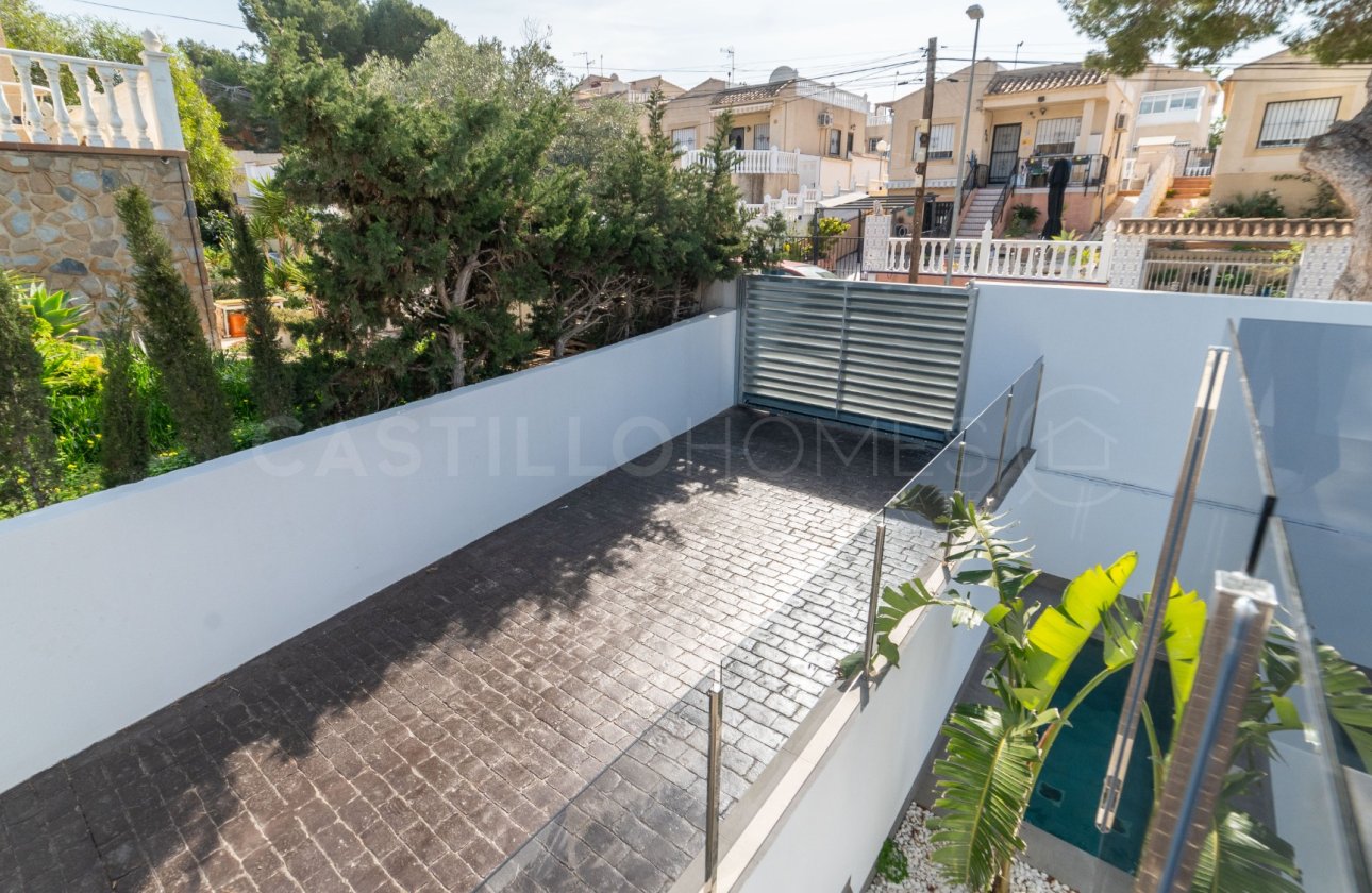 Reventa - Villa - Torrevieja - Los Balcones