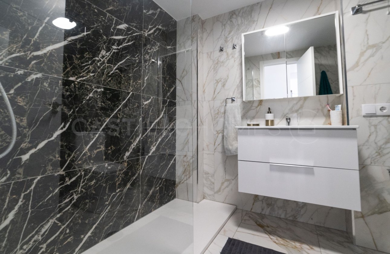 Resale - Apartment / flat - Torrevieja - Centro
