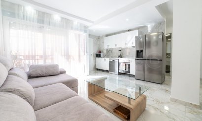 Resale - Apartment / flat - Torrevieja - Centro