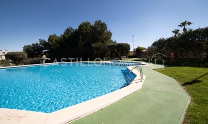Resale - Apartment / flat - Orihuela Costa - Villamartín
