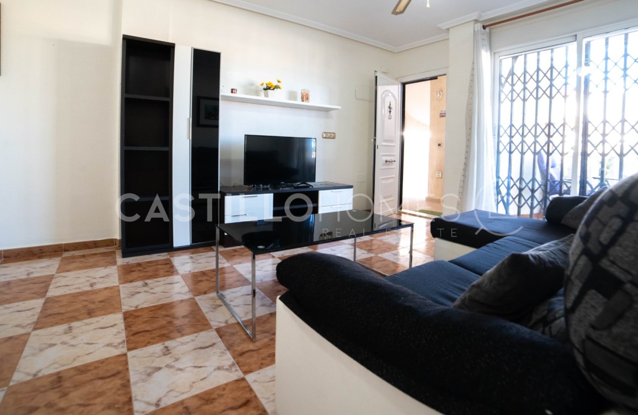 Resale - Apartment / flat - Orihuela Costa - Villamartín