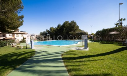 Resale - Apartment / flat - Orihuela Costa - Villamartín