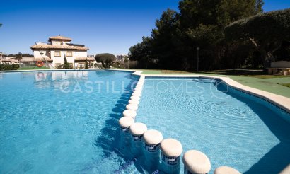 Resale - Apartment / flat - Orihuela Costa - Villamartín