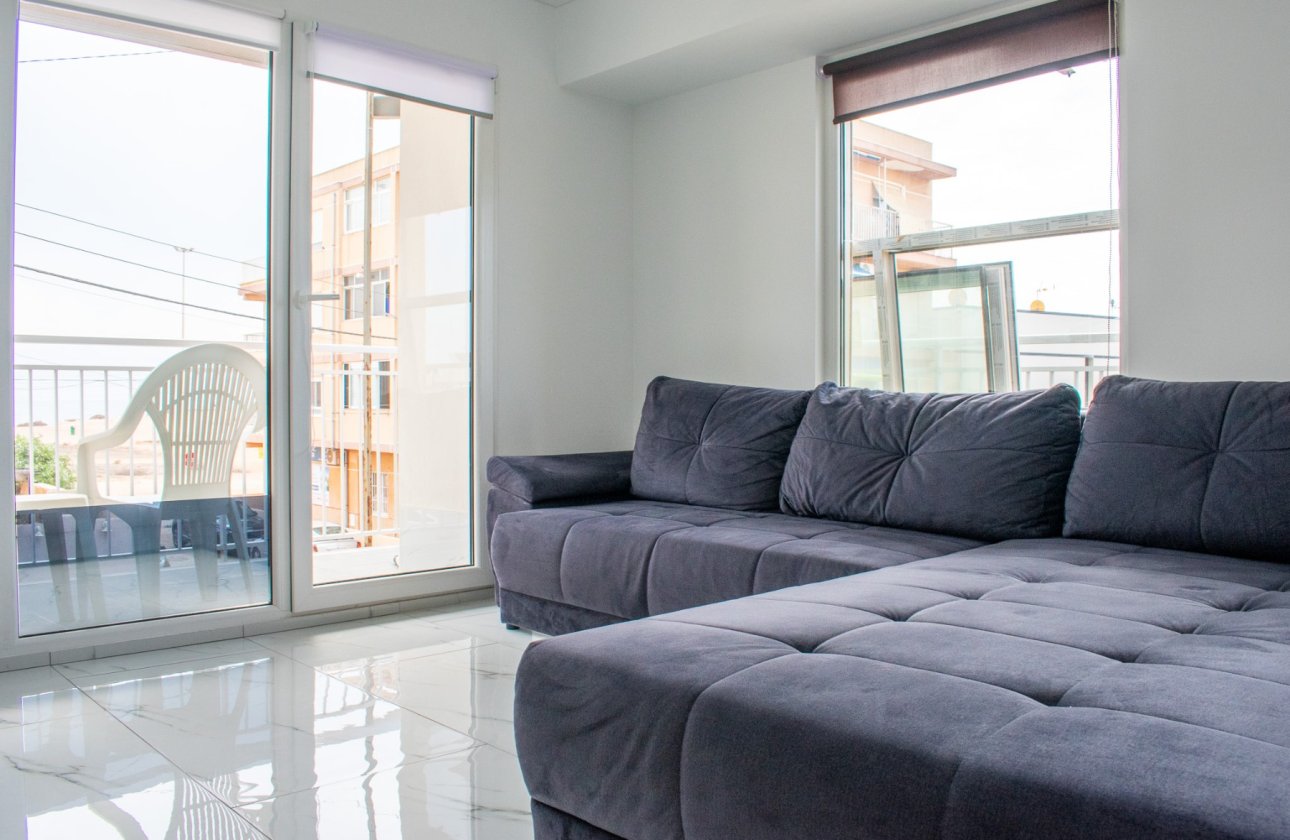 Resale - Apartment / flat - Torrevieja - Los Frutales