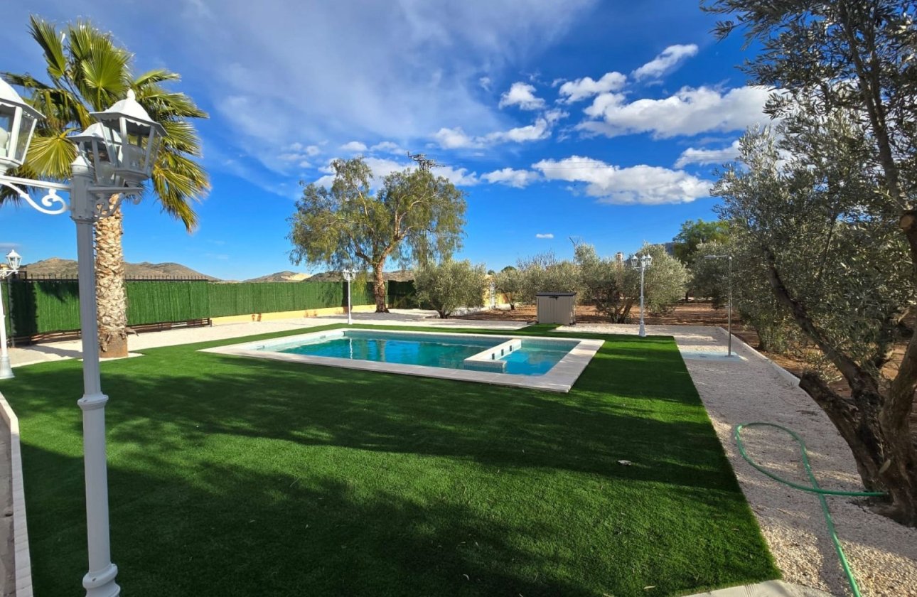 Resale - Villa - Hondón de las Nieves
