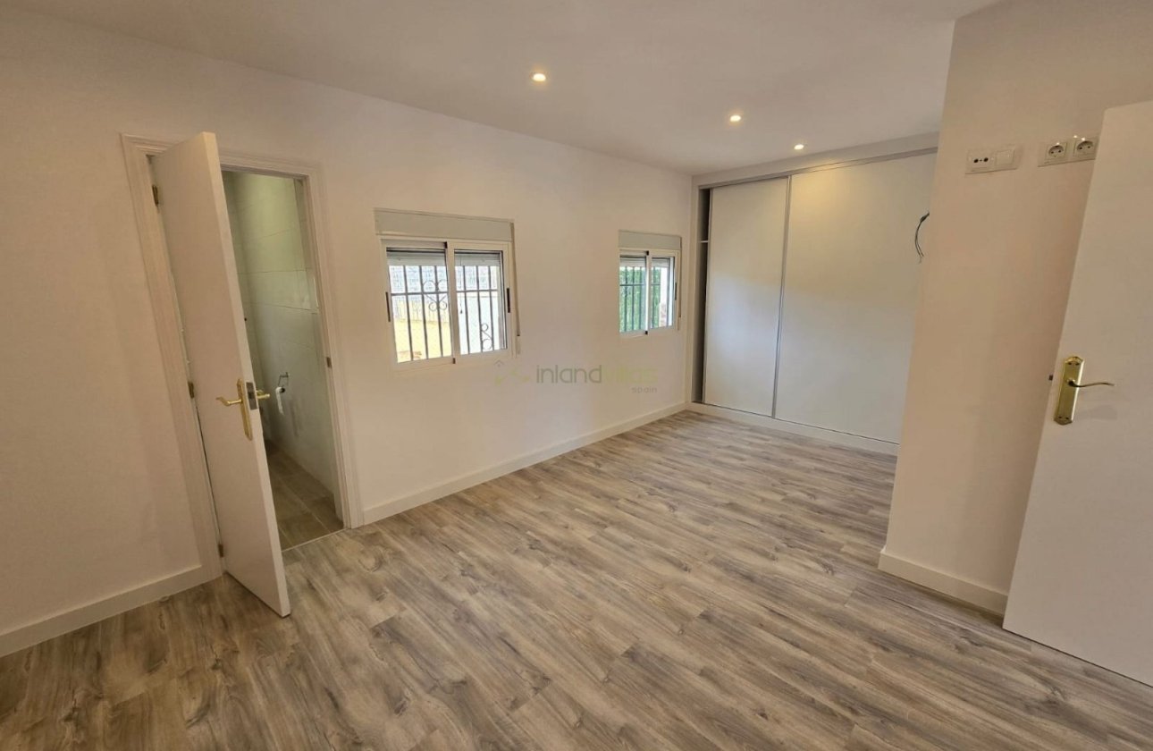Resale - Villa - Hondón de las Nieves