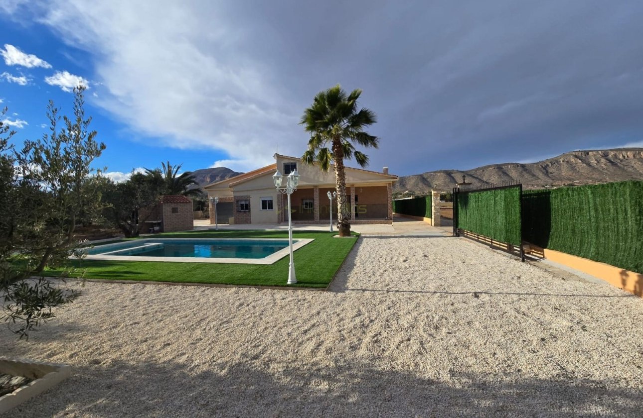 Resale - Villa - Hondón de las Nieves