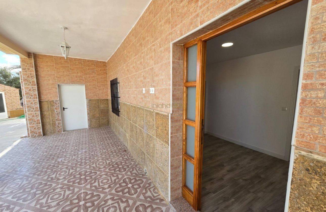 Resale - Villa - Hondón de las Nieves