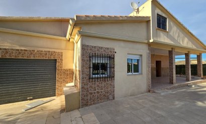 Resale - Villa - Hondón de las Nieves