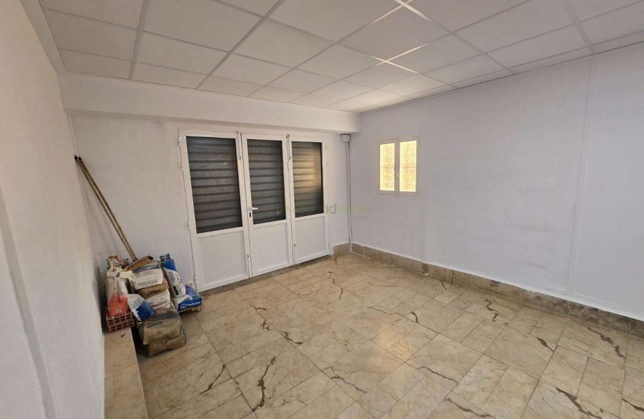 Resale - Villa - Hondón de las Nieves