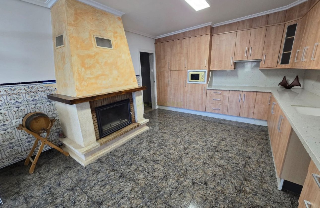 Resale - Villa - Hondón de las Nieves